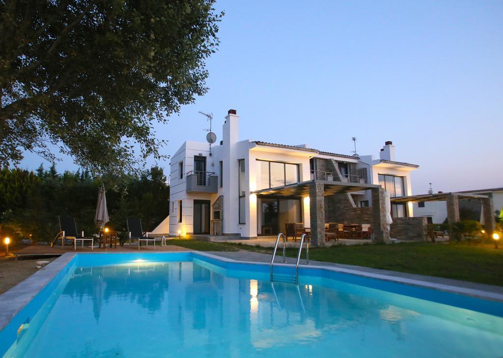 Sunny Sani Luxury Villas Стая снимка