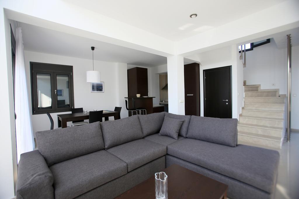 Sunny Sani Luxury Villas Стая снимка