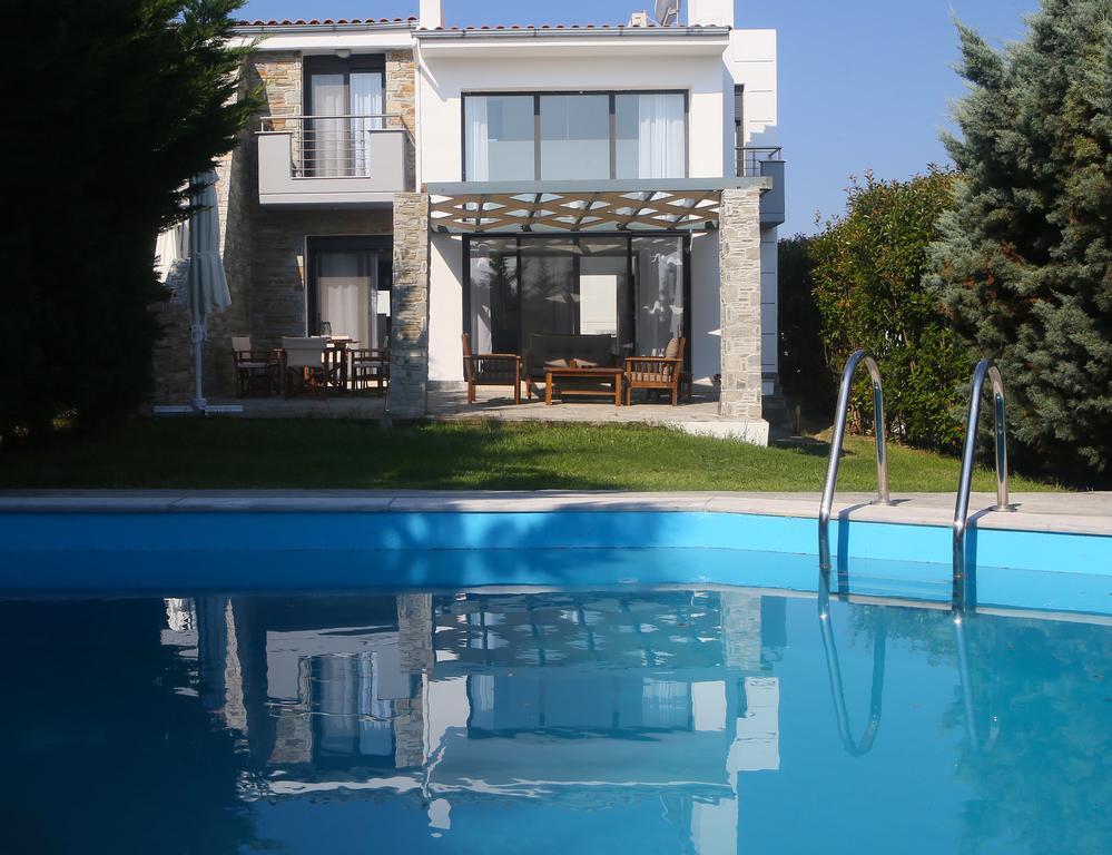 Sunny Sani Luxury Villas Стая снимка