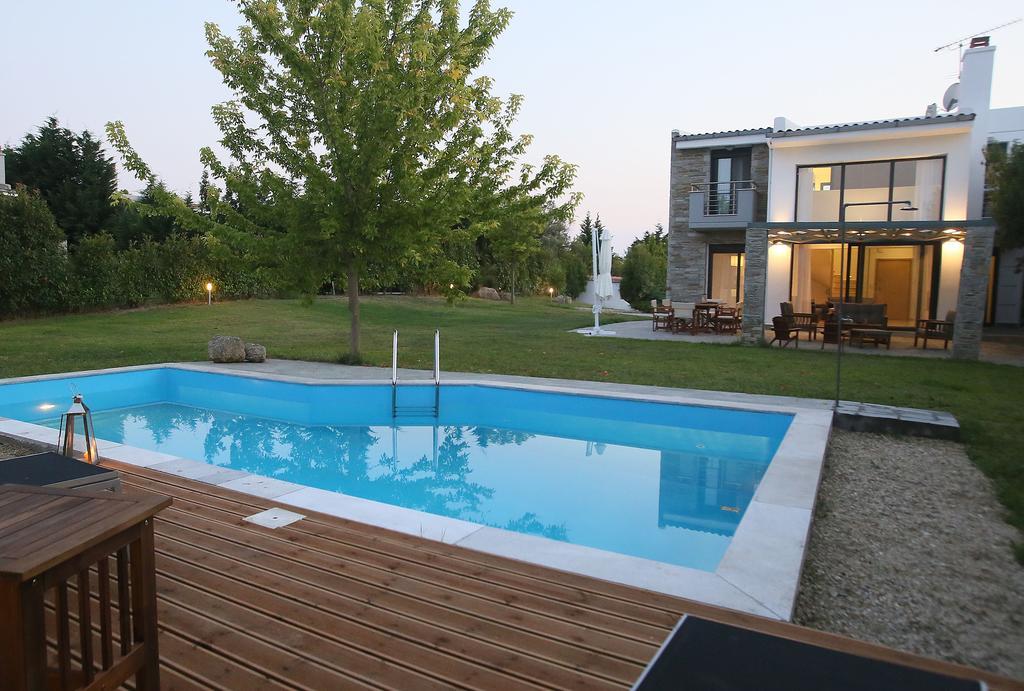 Sunny Sani Luxury Villas Стая снимка