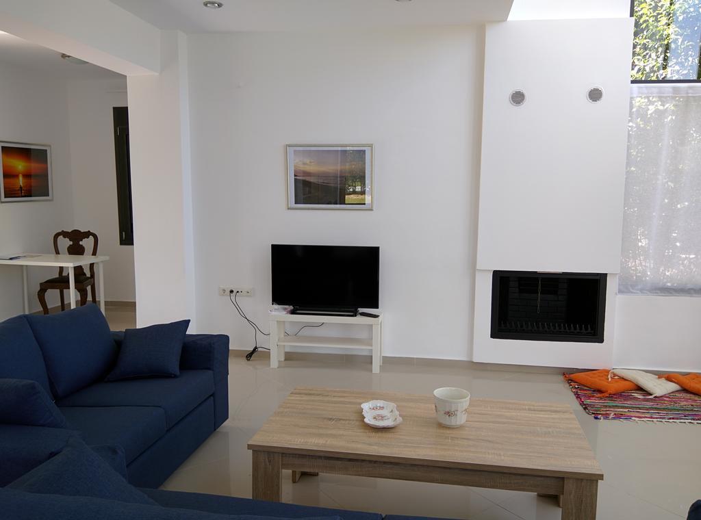 Sunny Sani Luxury Villas Стая снимка