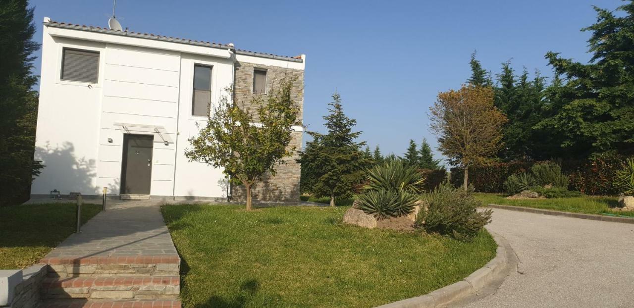Sunny Sani Luxury Villas Екстериор снимка
