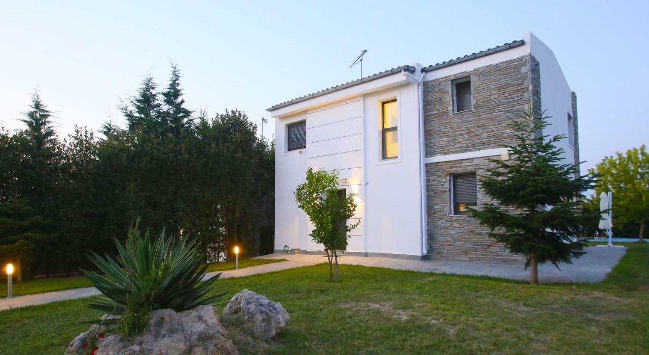 Sunny Sani Luxury Villas Екстериор снимка